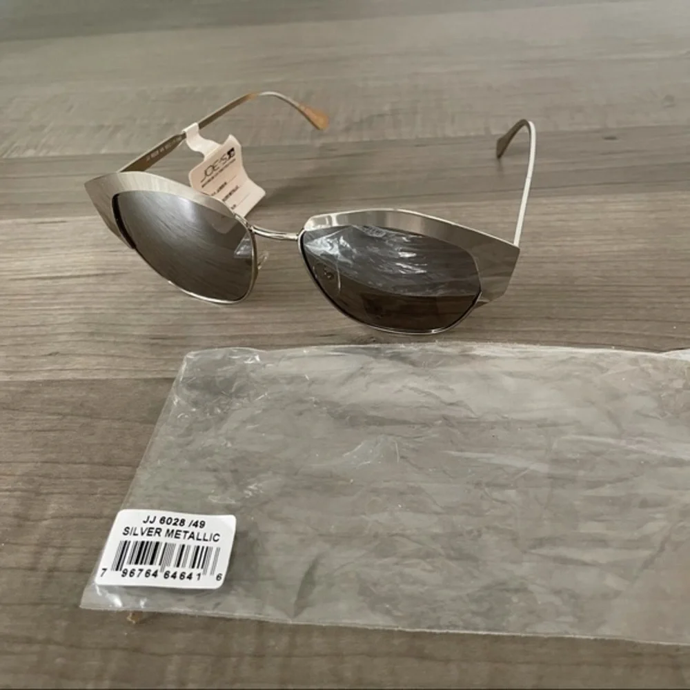 Silver Metallic Frame Aviator Cat Eye Sunglasses women’s NWT